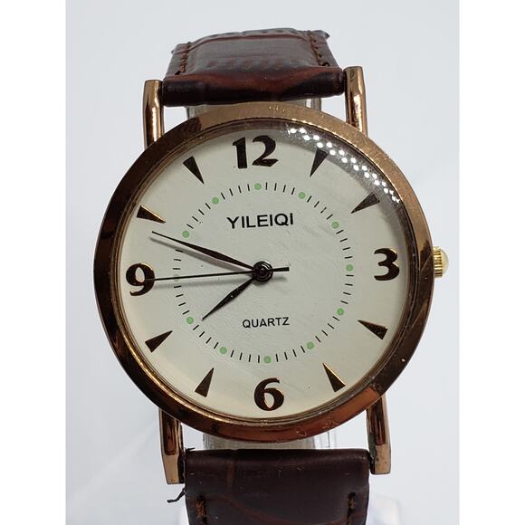 Yileiqi NO 88810G. Men's dress watch. Large classic style face.